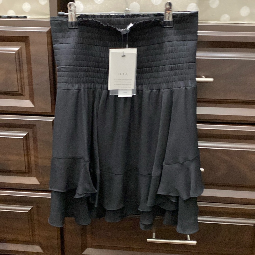 Beautiful ALC lightweight skirt, size 2